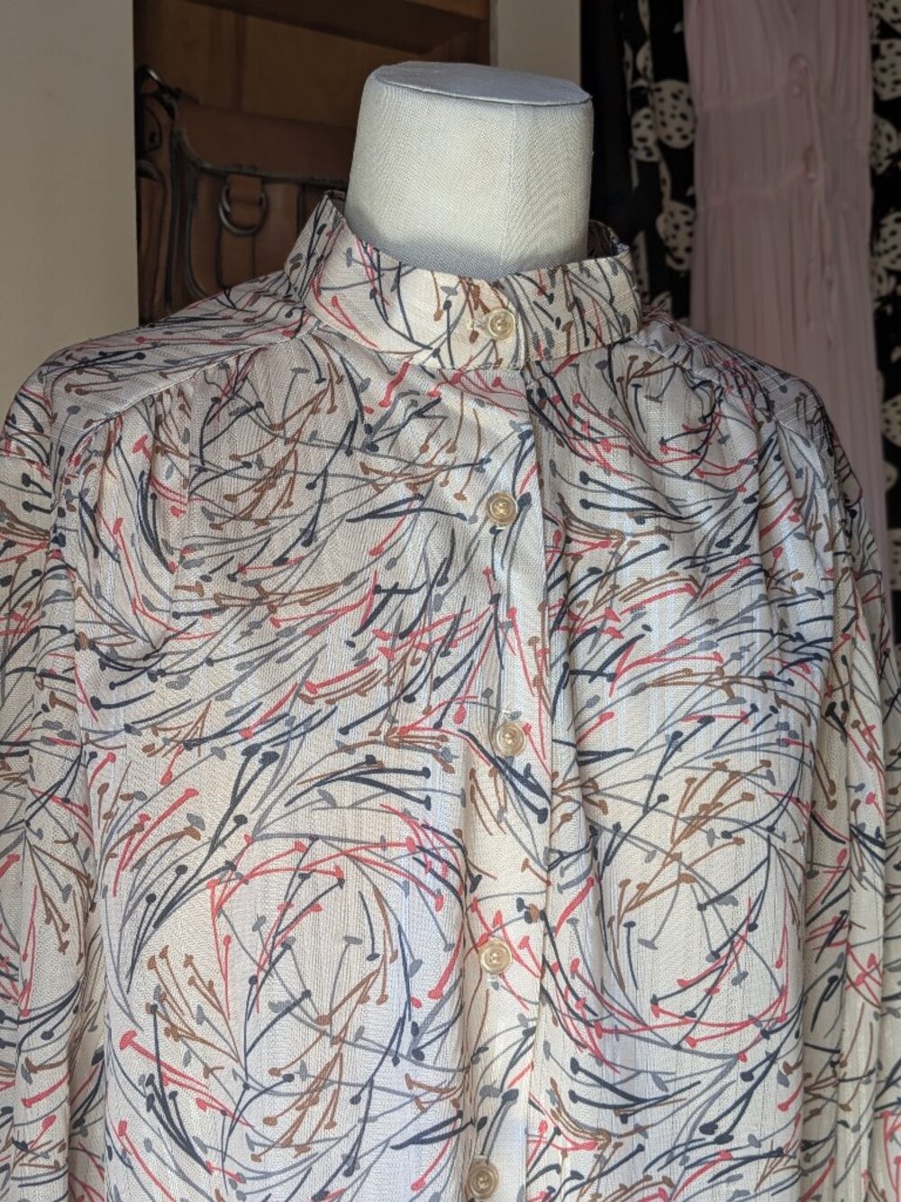 Vintage 70s Lady Devon Mandarin Colar Tan/Orange Graphic Buttondown Blouse